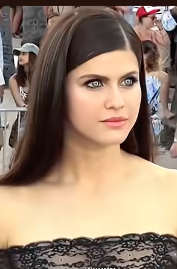 Alexandra Daddario · The Eyes